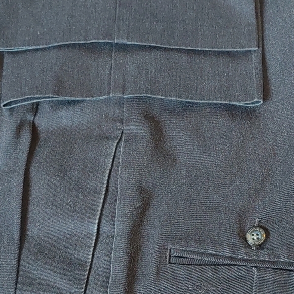 Dockers Mens Pleated Classic Charcoal Khaki - Picture 4 of 8